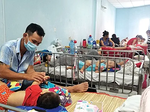 Báo động đỏ về bệnh tay - chân - miệng của trẻ